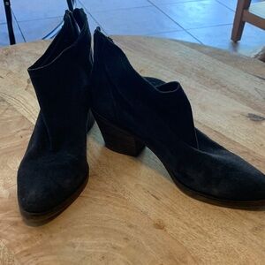 Dolce Vita Women’s Dark Grey Suede Low Heel Ankle Boots